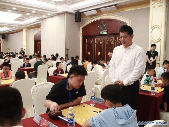 中国围棋协会主席常昊不雅战定段赛